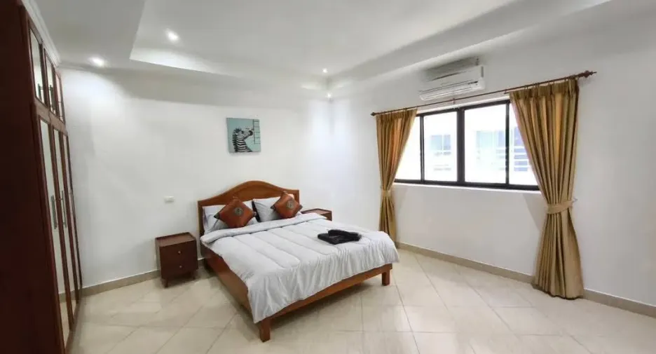 ให้เช่า 4 ห้องนอน ทาวน์เฮ้าส์ ใน บางละมุง, ชลบุรี