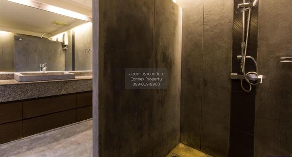 Wohnung zur Miete mit 1 Zimmer in Bang Rak, Bangkok