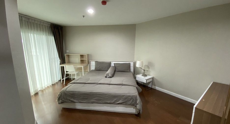 For rent and for sale 3 bedrooms condo in Huai Khwang, Bangkok