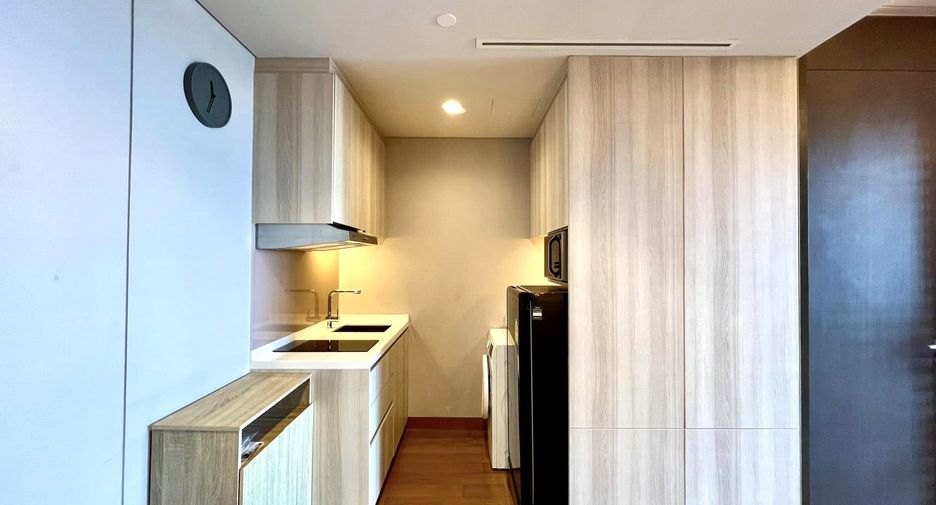 À louer et à vendre 1 chambre condo à Khlong Toei, Bangkok