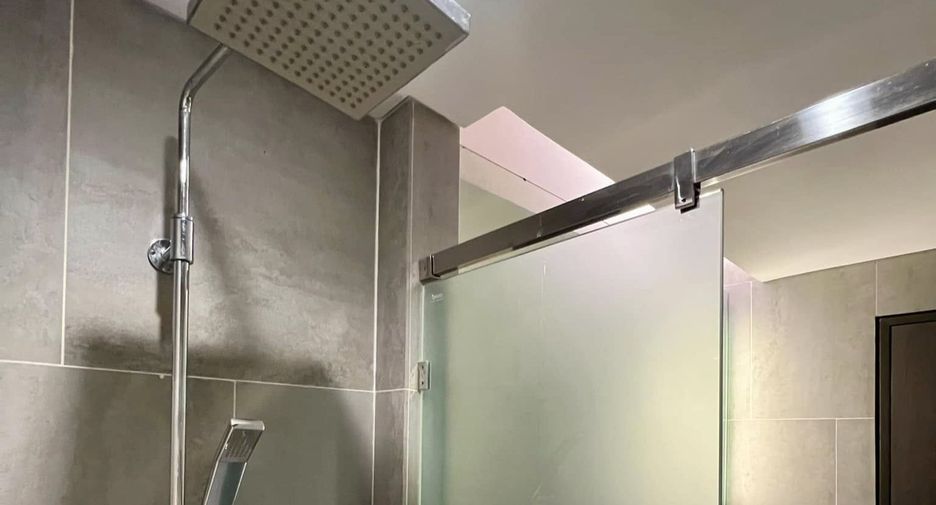 À louer et à vendre 1 chambre condo à Khlong Toei, Bangkok