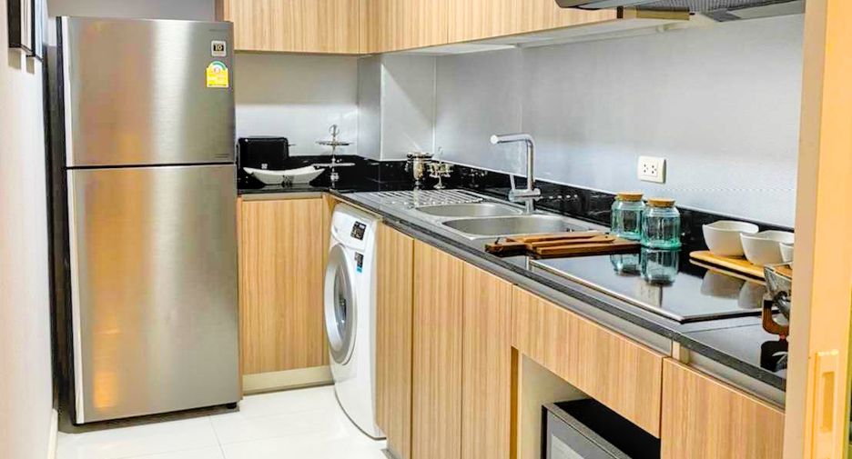 For rent 2 bedrooms condo in Watthana, Bangkok