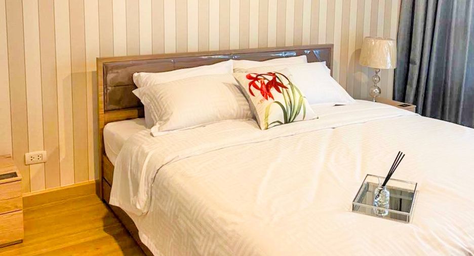 For rent 2 bedrooms condo in Watthana, Bangkok