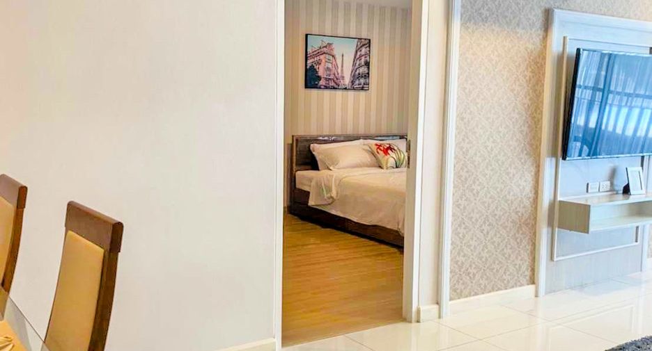 For rent 2 bedrooms condo in Watthana, Bangkok