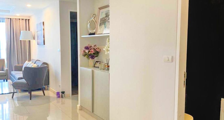 For rent 2 bedrooms condo in Watthana, Bangkok