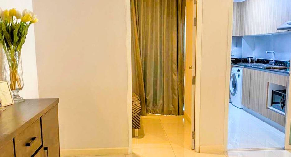 For rent 2 bedrooms condo in Watthana, Bangkok