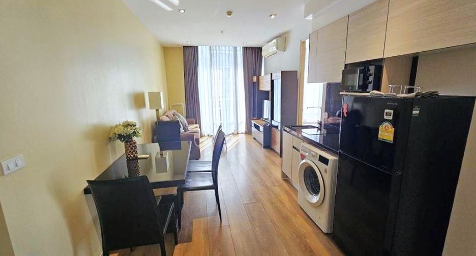 For rent 2 bedrooms condo in Khlong Toei, Bangkok