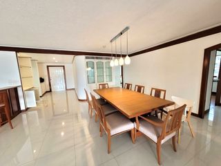 For rent 3 bedrooms condo in Pathum Wan, Bangkok