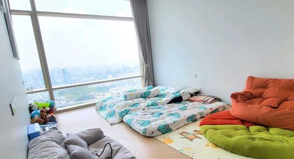 For rent 3 bedrooms condo in Bang Kho Laem, Bangkok