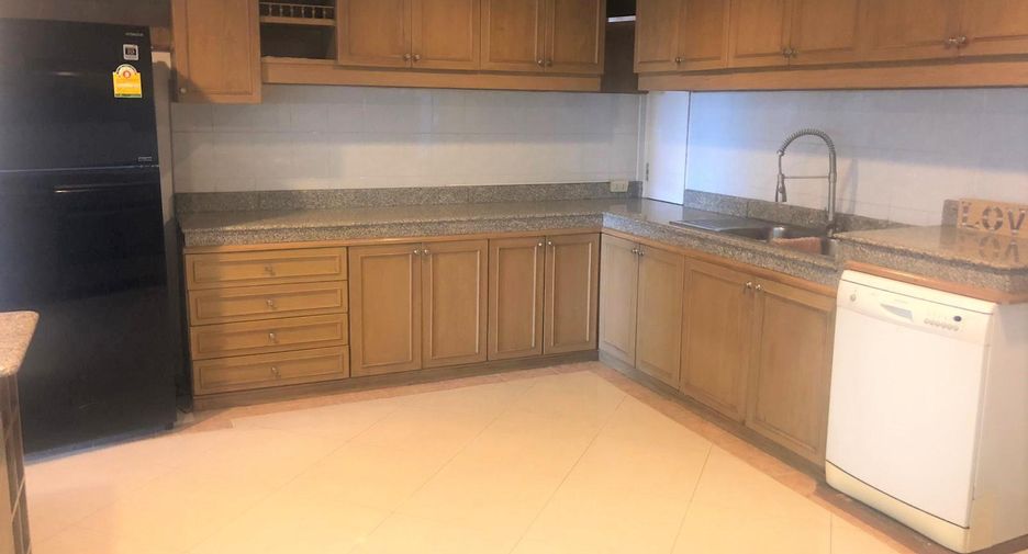 Wohnung zur Miete mit 3 Zimmer in Watthana, Bangkok