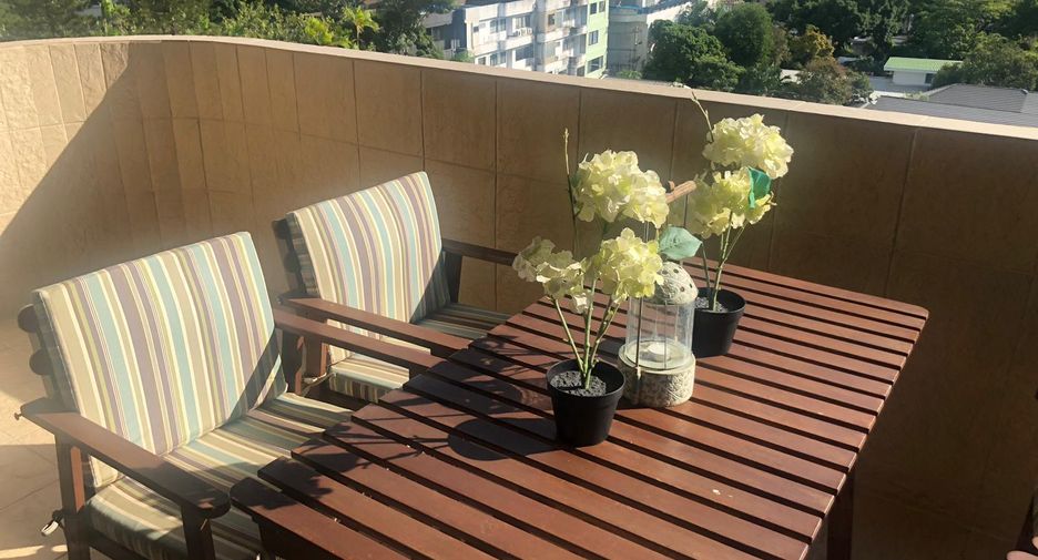 Wohnung zur Miete mit 3 Zimmer in Watthana, Bangkok