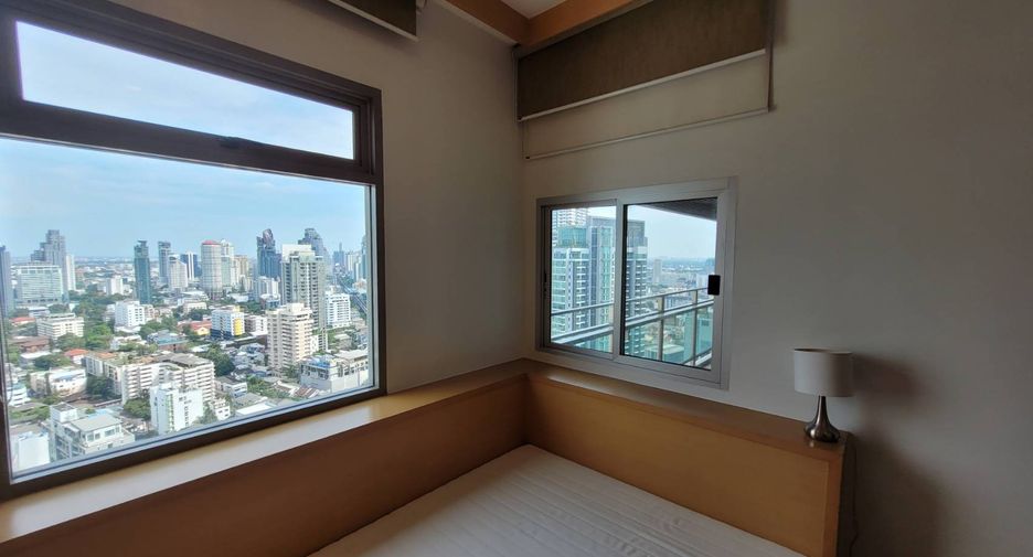 For rent 2 bedrooms condo in Khlong Toei, Bangkok
