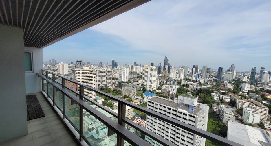 For rent 2 bedrooms condo in Khlong Toei, Bangkok