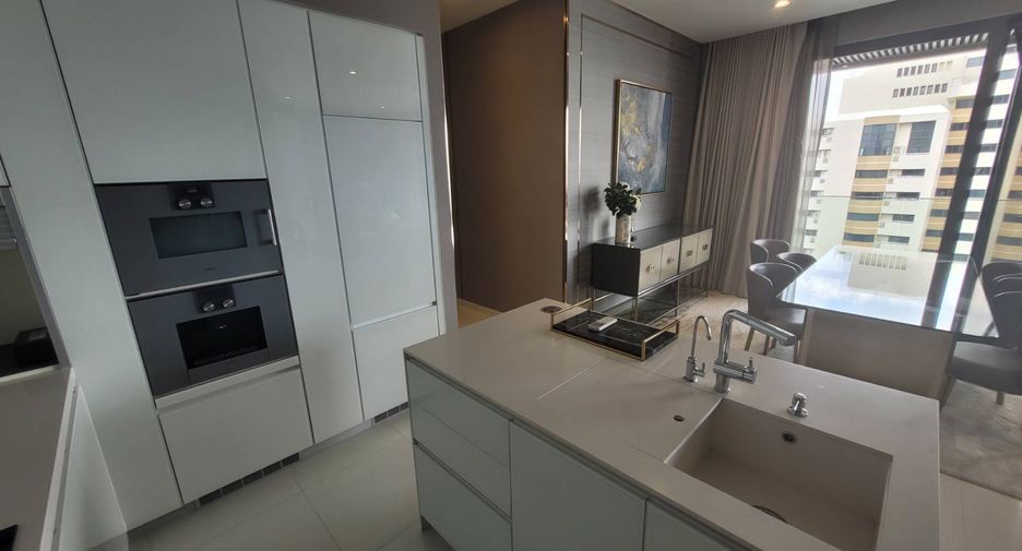 For rent 2 bedrooms condo in Khlong Toei, Bangkok