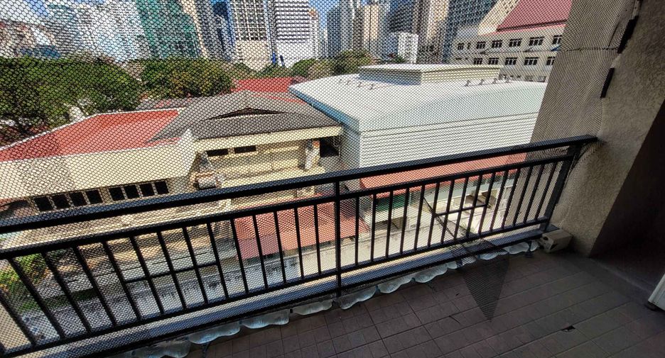 For rent 2 bedrooms condo in Watthana, Bangkok