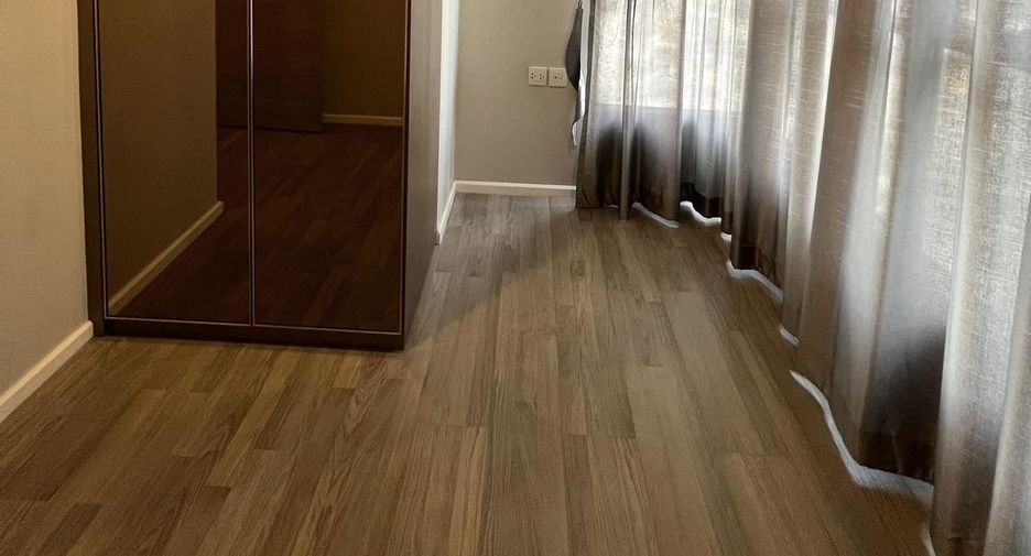 For rent 2 bedrooms condo in Sathon, Bangkok