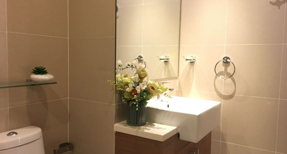 For rent and for sale 1 bed condo in Khlong Toei, Bangkok