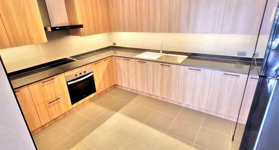 For rent 3 ベッドルーム condo in Watthana, Bangkok