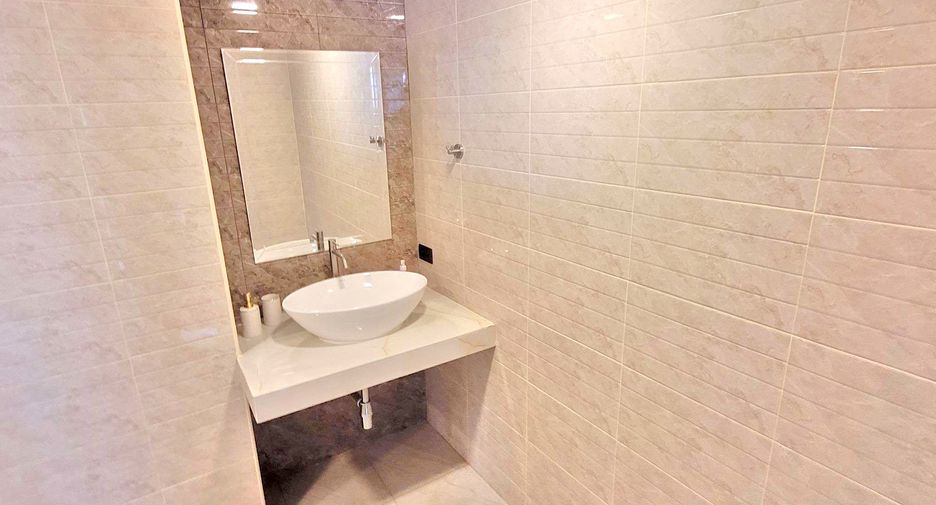 For rent 3 ベッドルーム condo in Watthana, Bangkok