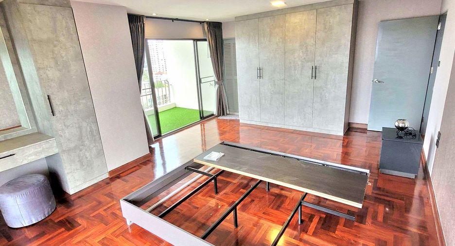 For rent 3 ベッドルーム condo in Watthana, Bangkok