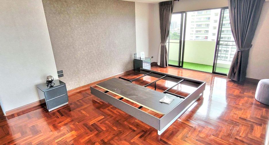 For rent 3 ベッドルーム condo in Watthana, Bangkok