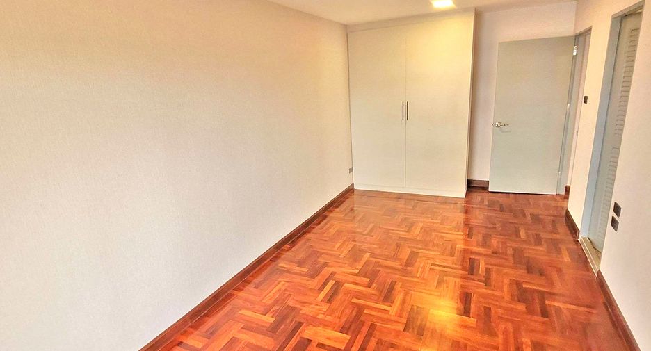 For rent 3 ベッドルーム condo in Watthana, Bangkok
