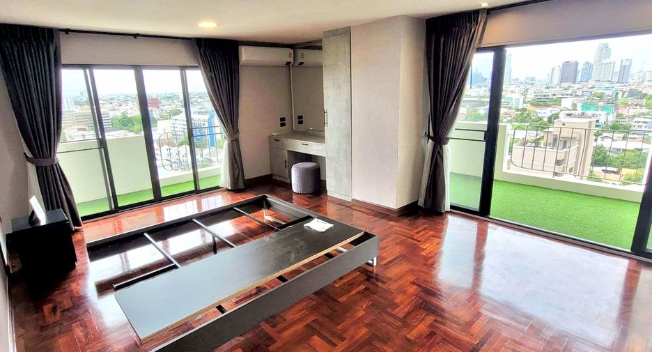 For rent 3 ベッドルーム condo in Watthana, Bangkok