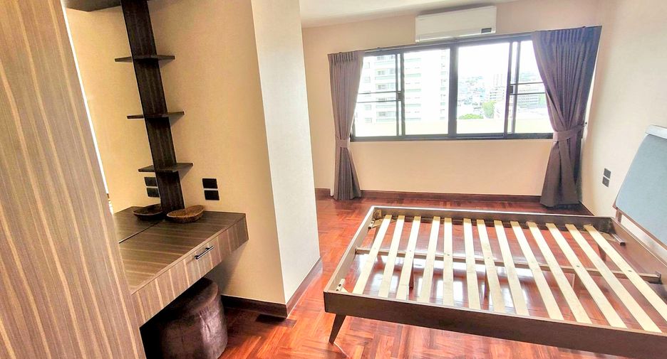 For rent 3 ベッドルーム condo in Watthana, Bangkok
