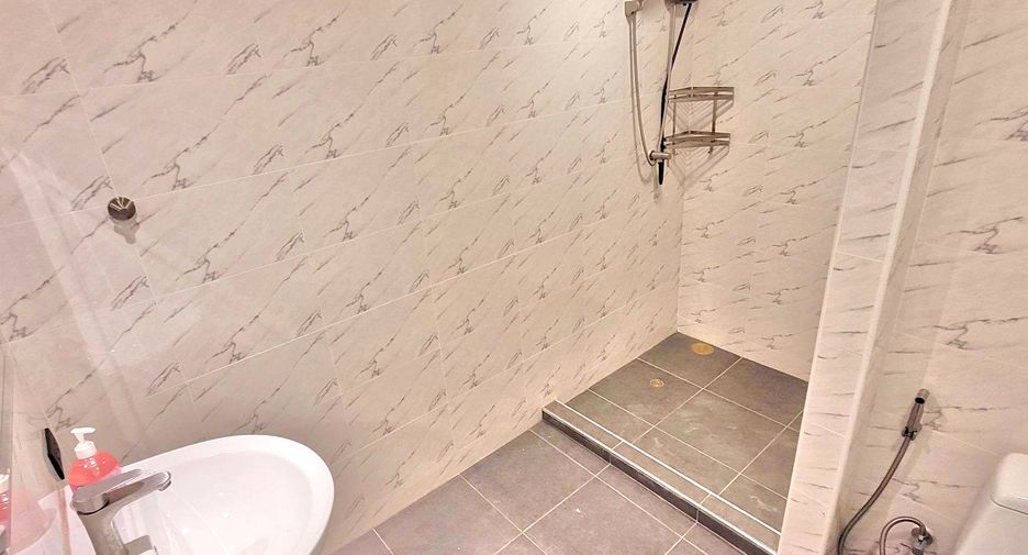 For rent 3 ベッドルーム condo in Watthana, Bangkok