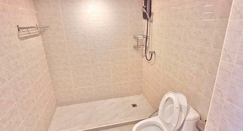 For rent 3 ベッドルーム condo in Watthana, Bangkok