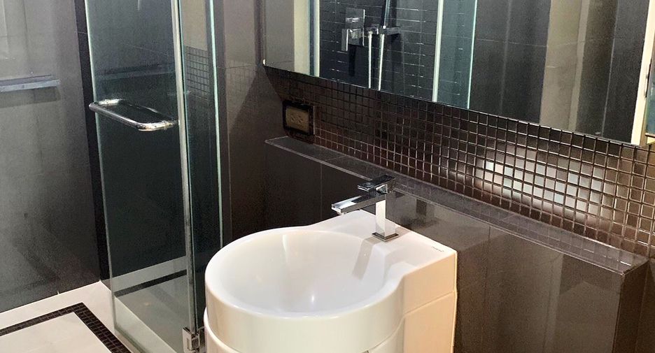 Wohnung zur Miete und zum Kauf mit 1 Zimmer in Phra Khanong, Bangkok