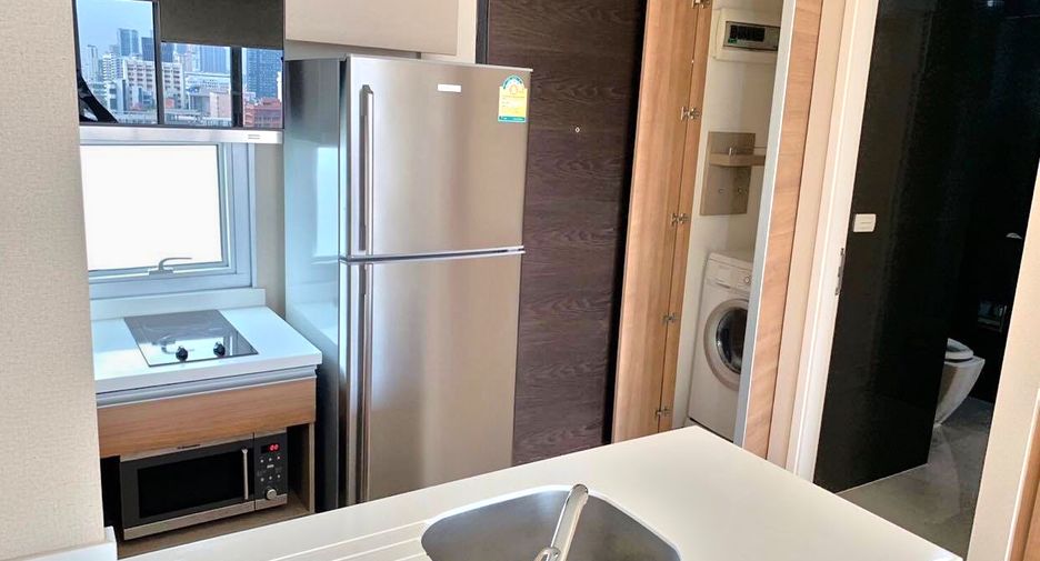 Wohnung zur Miete und zum Kauf mit 1 Zimmer in Phra Khanong, Bangkok