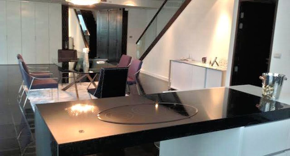 For rent 3 bedrooms condo in Khlong Toei, Bangkok