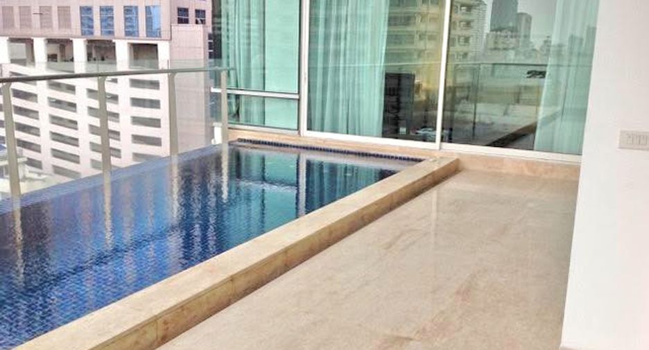 For rent 3 bedrooms condo in Khlong Toei, Bangkok