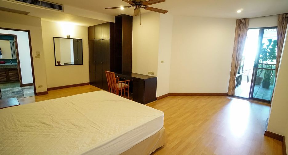 Condo en alquiler de 3 habitaciones en Watthana, Bangkok