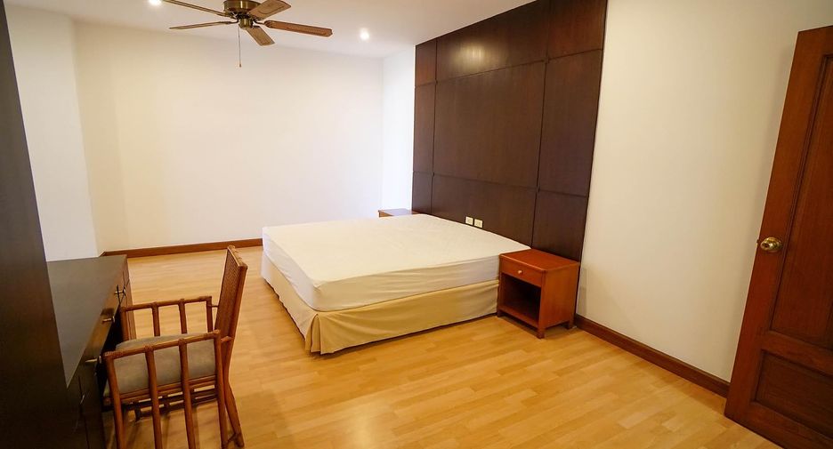 Condo en alquiler de 3 habitaciones en Watthana, Bangkok