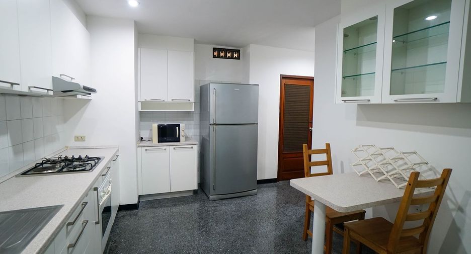 Condo en alquiler de 3 habitaciones en Watthana, Bangkok