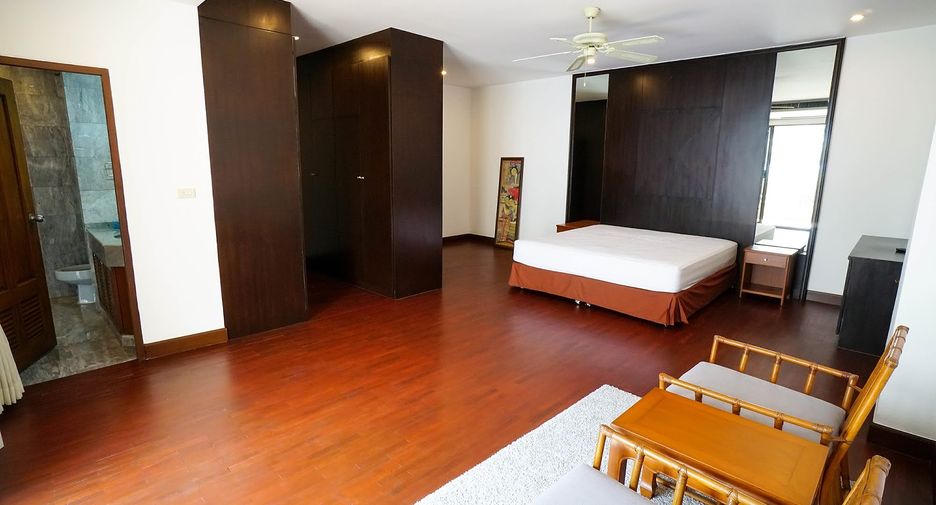 Condo en alquiler de 3 habitaciones en Watthana, Bangkok