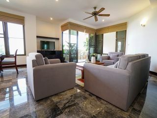 Condo en alquiler de 3 habitaciones en Watthana, Bangkok
