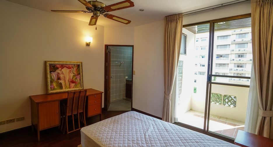 Condo en alquiler de 3 habitaciones en Watthana, Bangkok