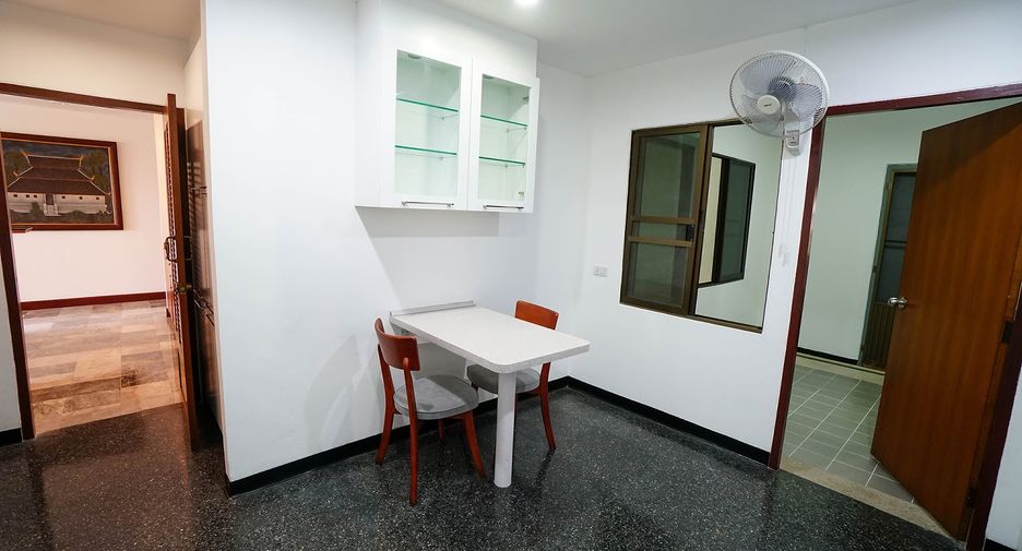 For rent 3 ベッドルーム condo in Watthana, Bangkok