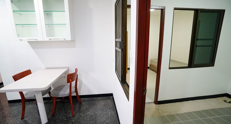 For rent 3 ベッドルーム condo in Watthana, Bangkok