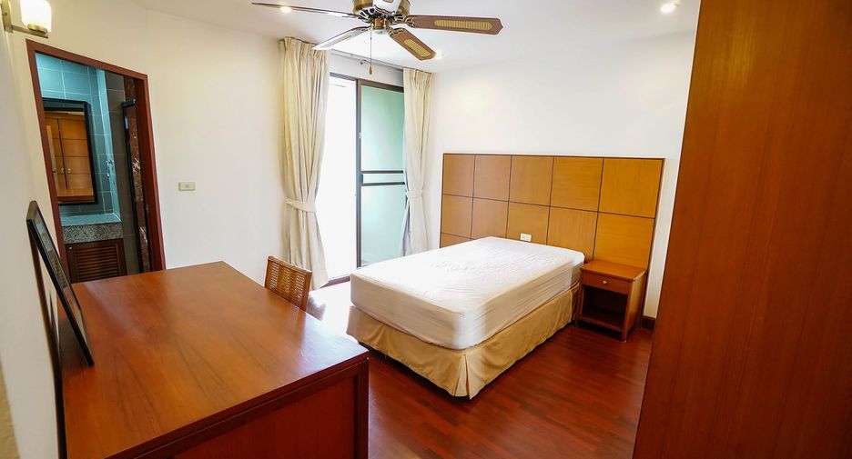 For rent 3 ベッドルーム condo in Watthana, Bangkok