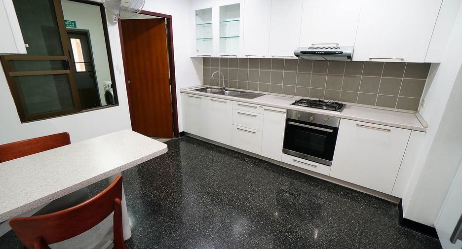 For rent 3 ベッドルーム condo in Watthana, Bangkok