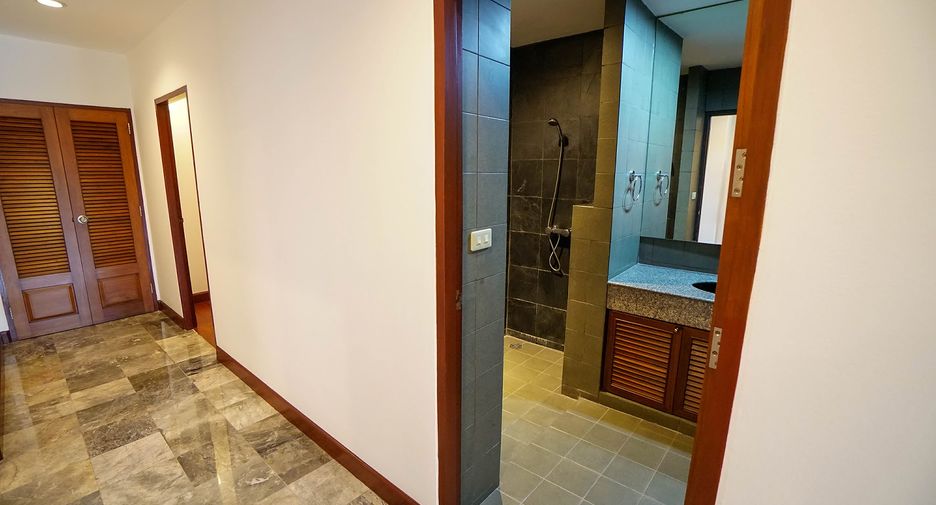 For rent 3 ベッドルーム condo in Watthana, Bangkok