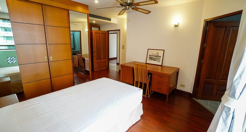 For rent 3 ベッドルーム condo in Watthana, Bangkok