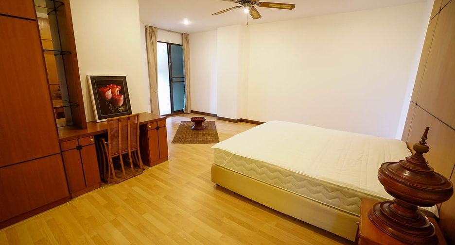 For rent 3 ベッドルーム condo in Watthana, Bangkok