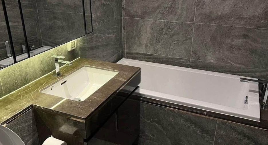 For rent and for sale 1 bed condo in Khlong Toei, Bangkok