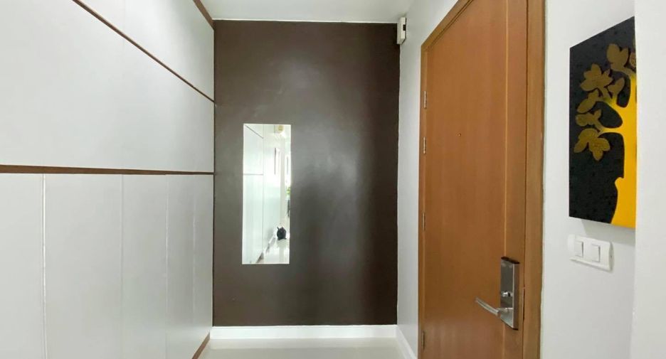 Condo en alquiler y en venta de 3 habitaciones en Khlong Toei, Bangkok