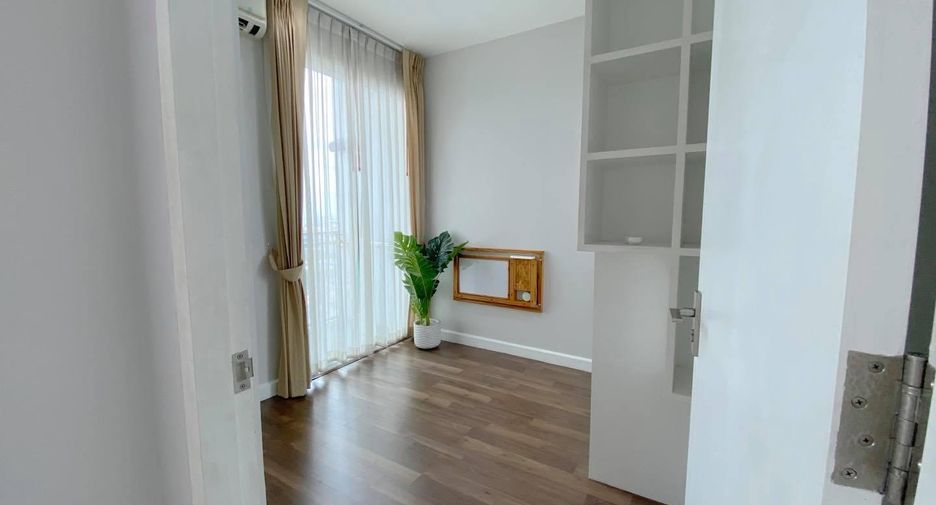 Condo en alquiler y en venta de 3 habitaciones en Khlong Toei, Bangkok